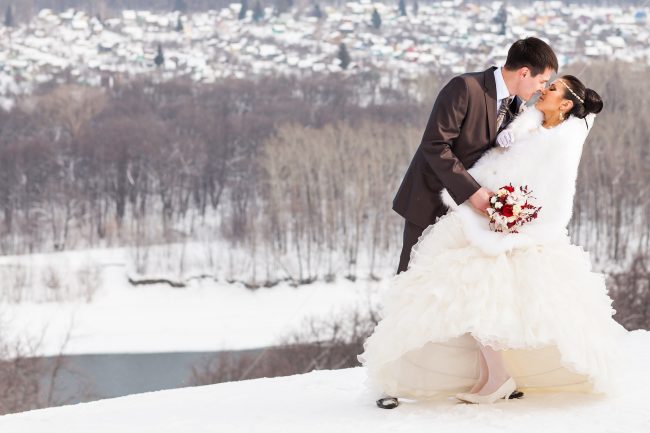 winter wedding on a budget