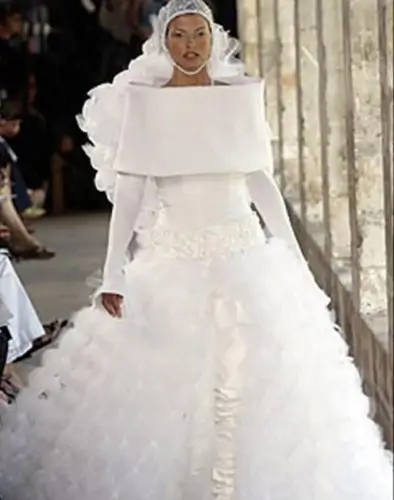 5 Hideous Wedding Dresses | Newlyweds on a Budget